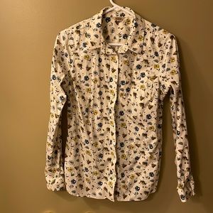Duluth trading company button down shirt. Excellent used condition.